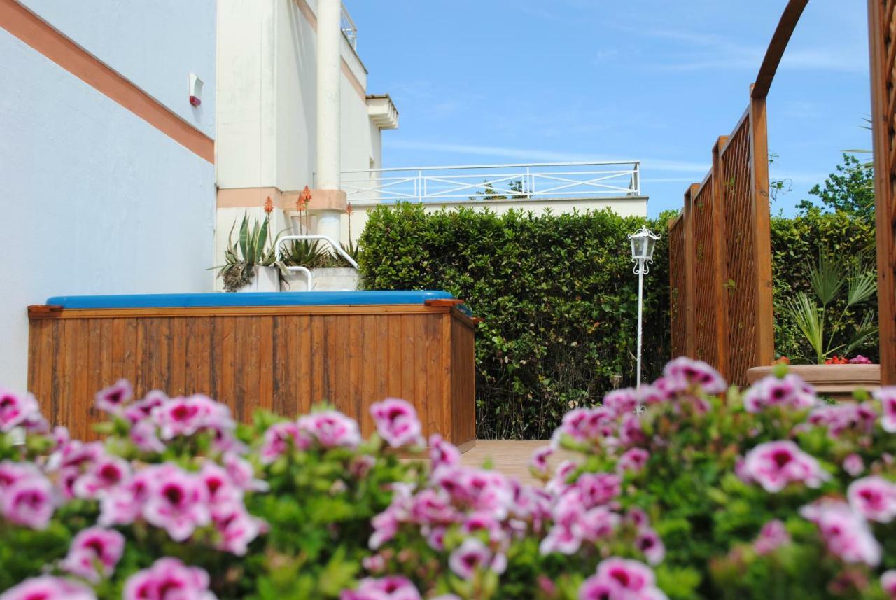 Villa Regina B&B Nettuno Exterior foto
